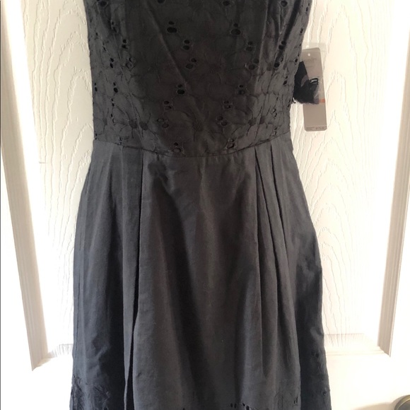 Gorgeous Black Strapless Cocktail Dress - Picture 1 of 6